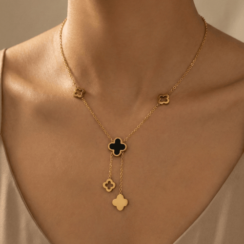 Clover Black - aishabanoco