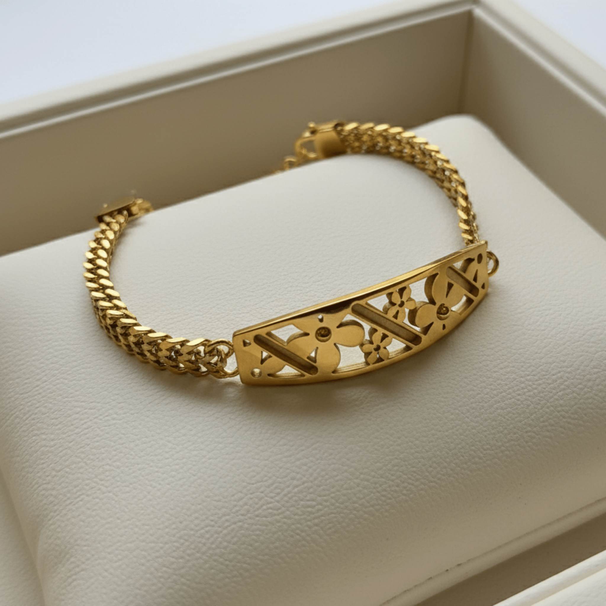 Flora Gold Bracelet - aishabanoco
