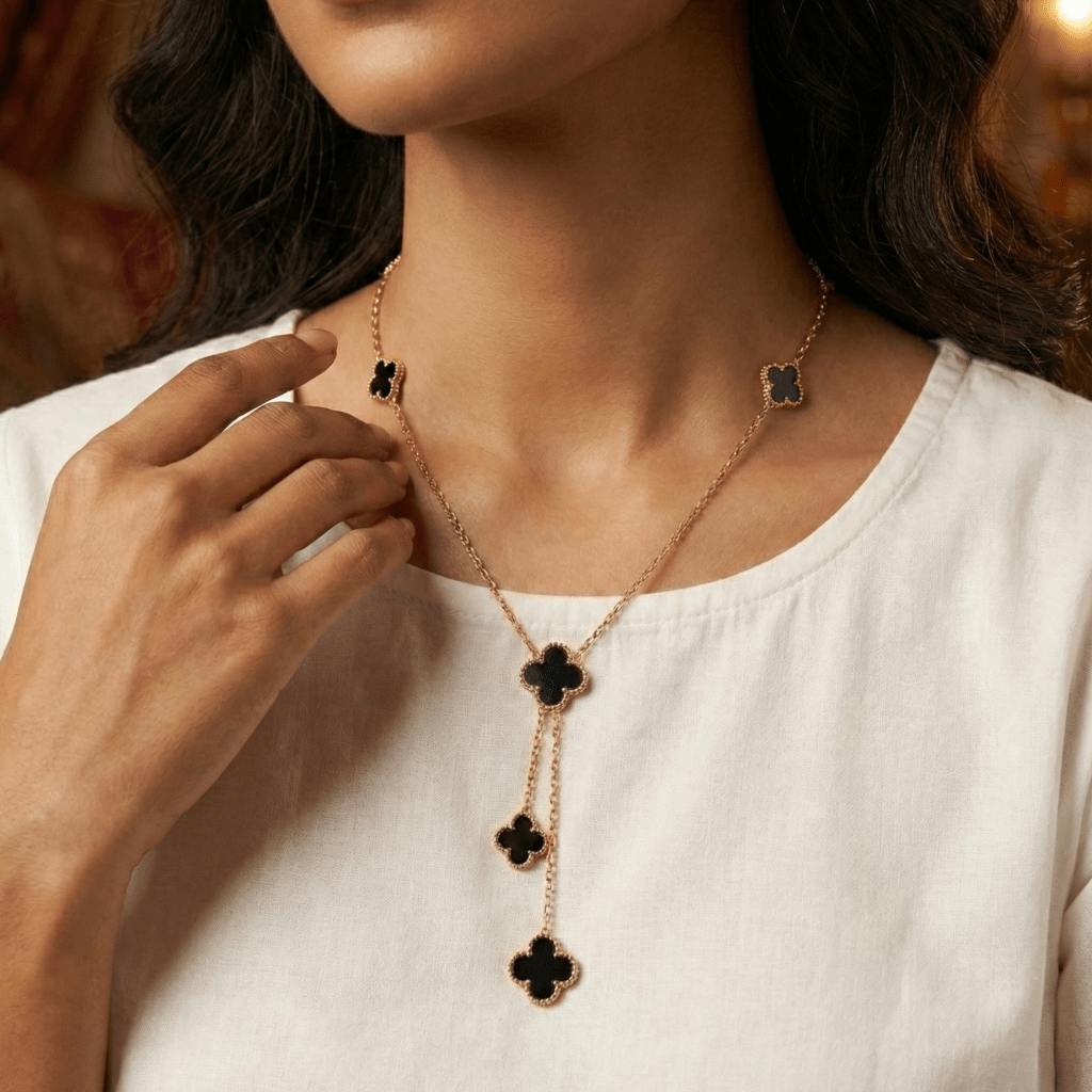 Off Clover 5 - Black - aishabanoco