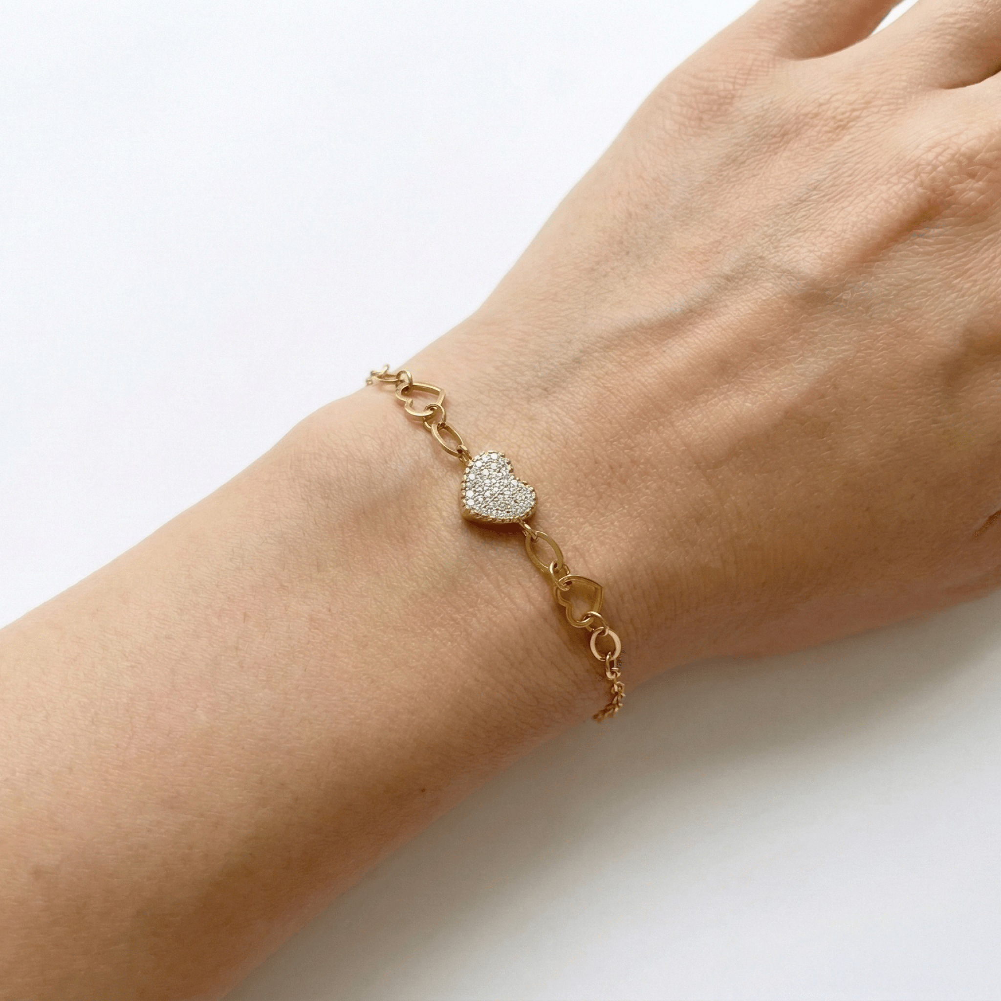 Shimmer Heart Bracelet - aishabanoco