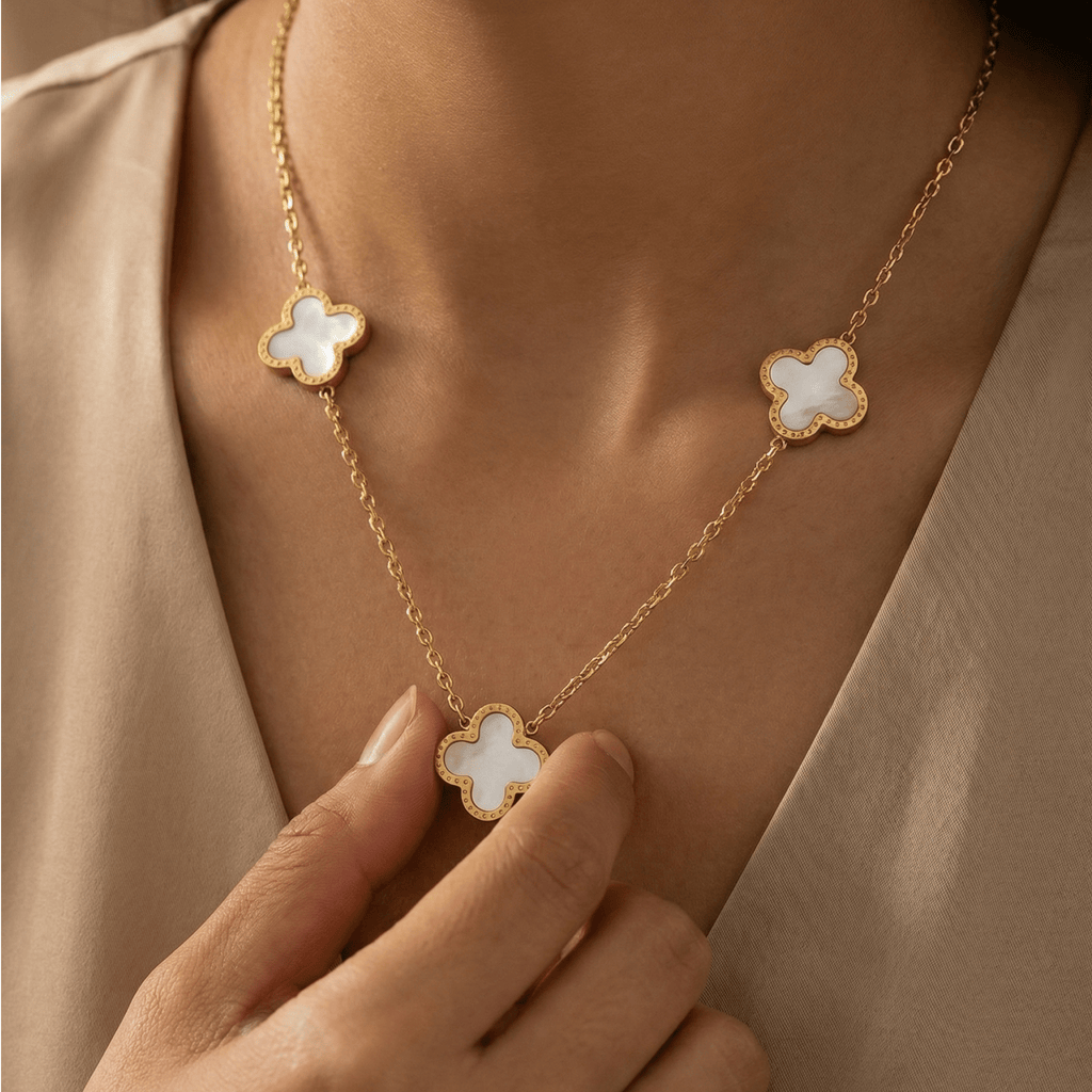 Tres Clover - White - aishabanoco