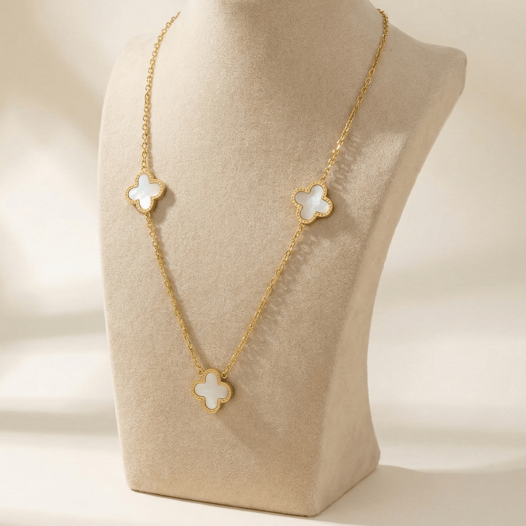 Tres Clover - White - aishabanoco